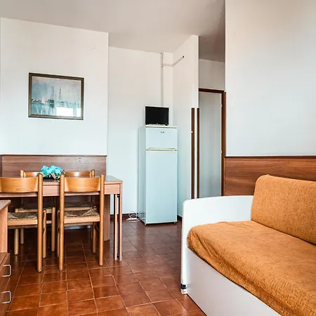 Daire Coastal Comfort In Lido Del Sole With Sea View Bibione